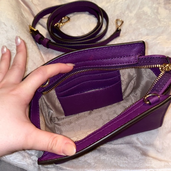 MICHAEL KORS MINI PURPLE CROSSBODY - Picture 2 of 7